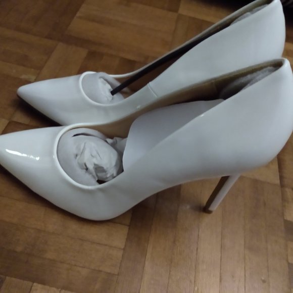 White Pumps - Picture 1 of 5